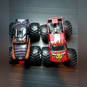 Hot Wheels Monster Jam Truck lot el matador and mutt Rottweiler